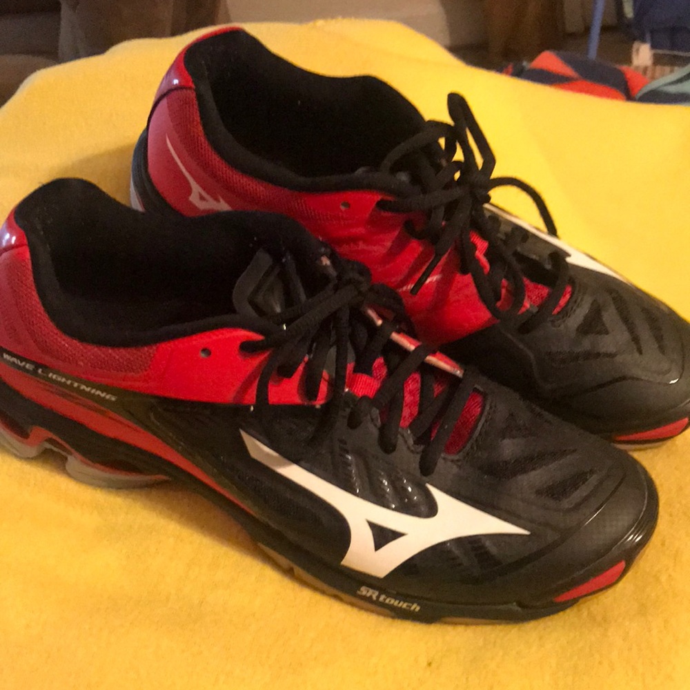 Mizuno Wave Lighting Volleyball Shoes